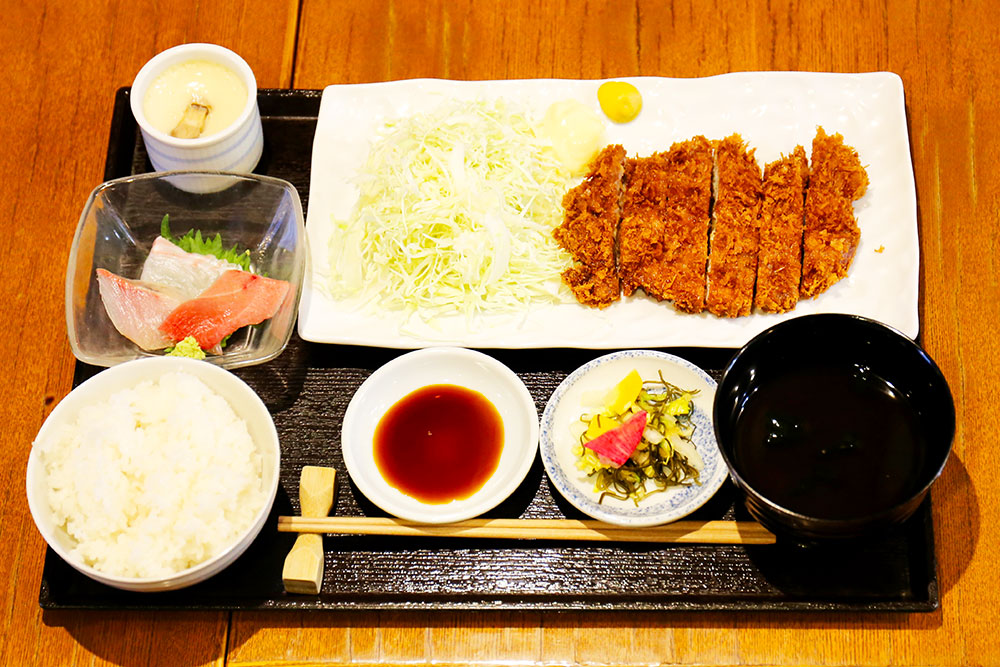 トンカツ定食 1000円